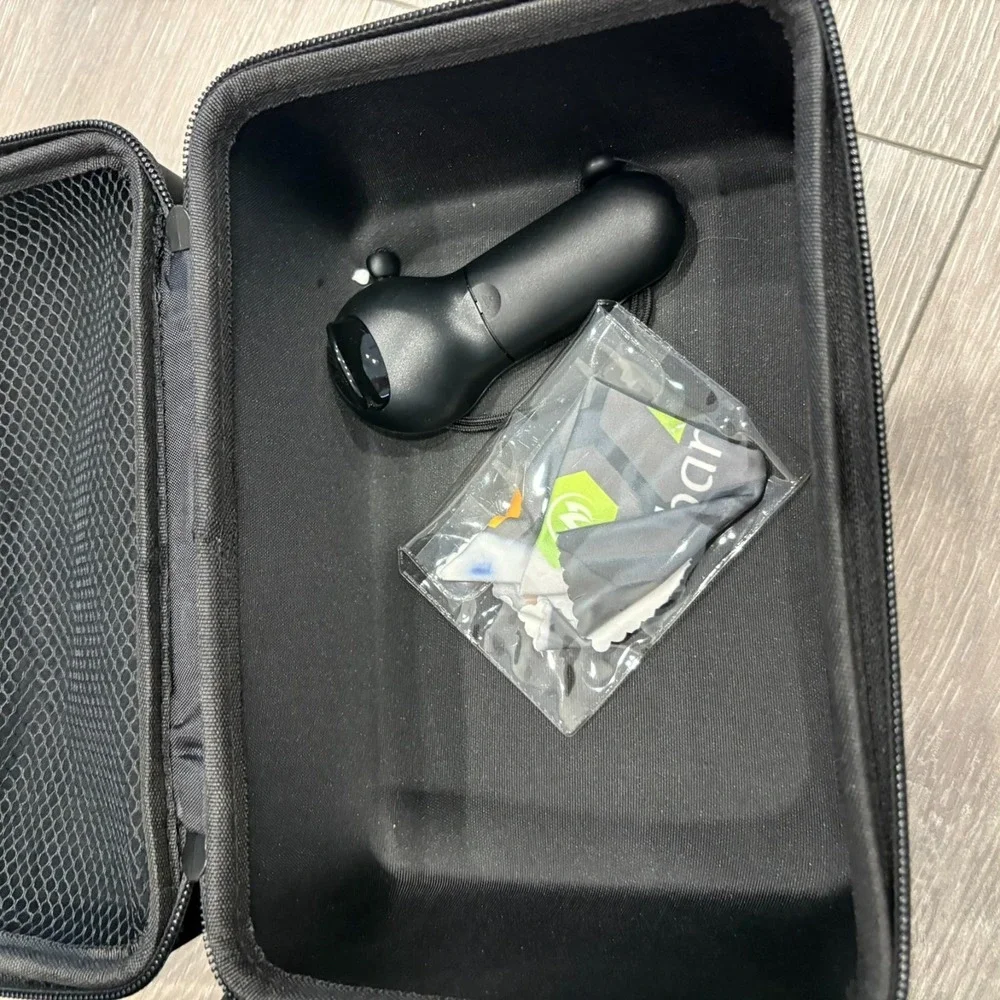 Samsung Gear VR SM-R323 Oculus Headset With Controller & Carrying‎ Case Black
